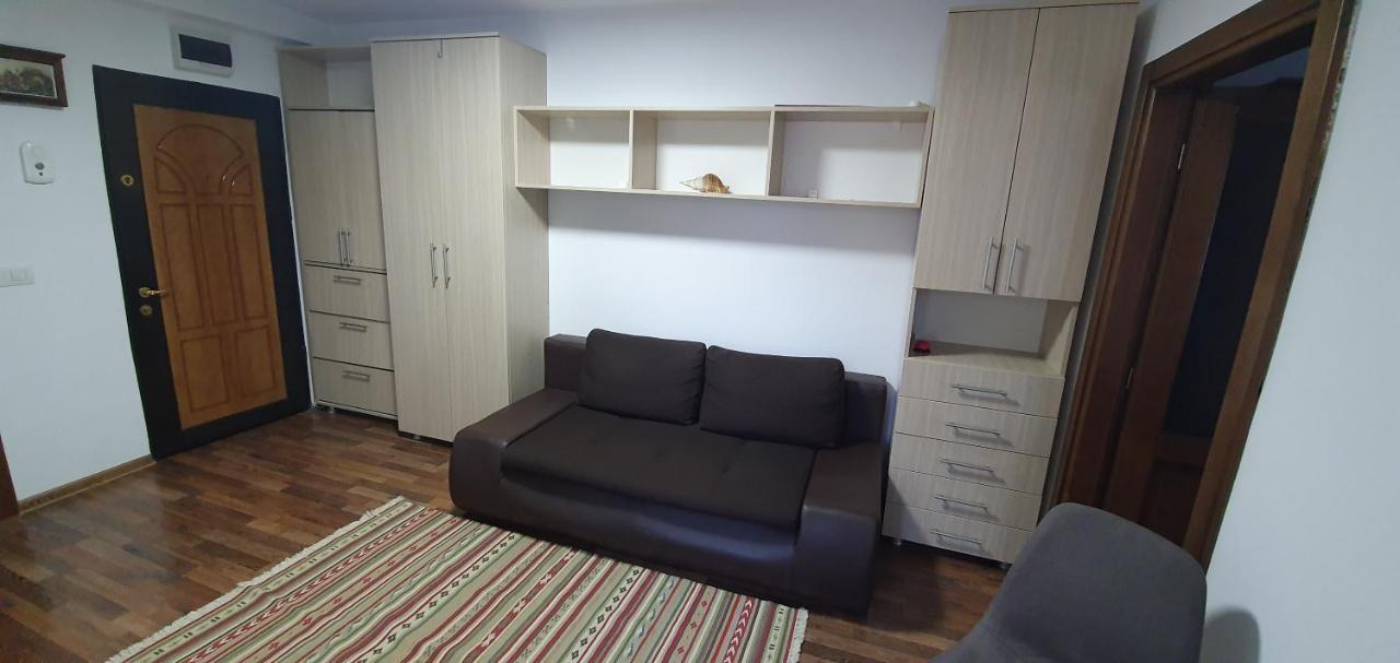 Yla Apartments Piatra Neamţ Dış mekan fotoğraf