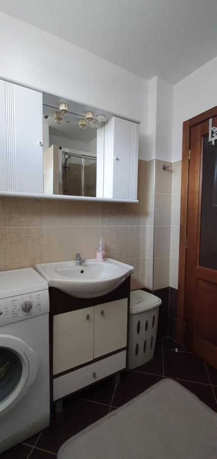 Yla Apartments Piatra Neamţ Dış mekan fotoğraf