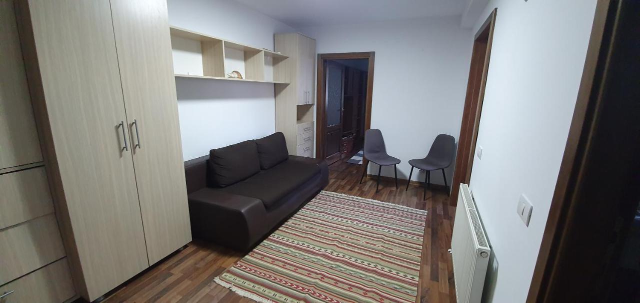 Yla Apartments Piatra Neamţ Dış mekan fotoğraf