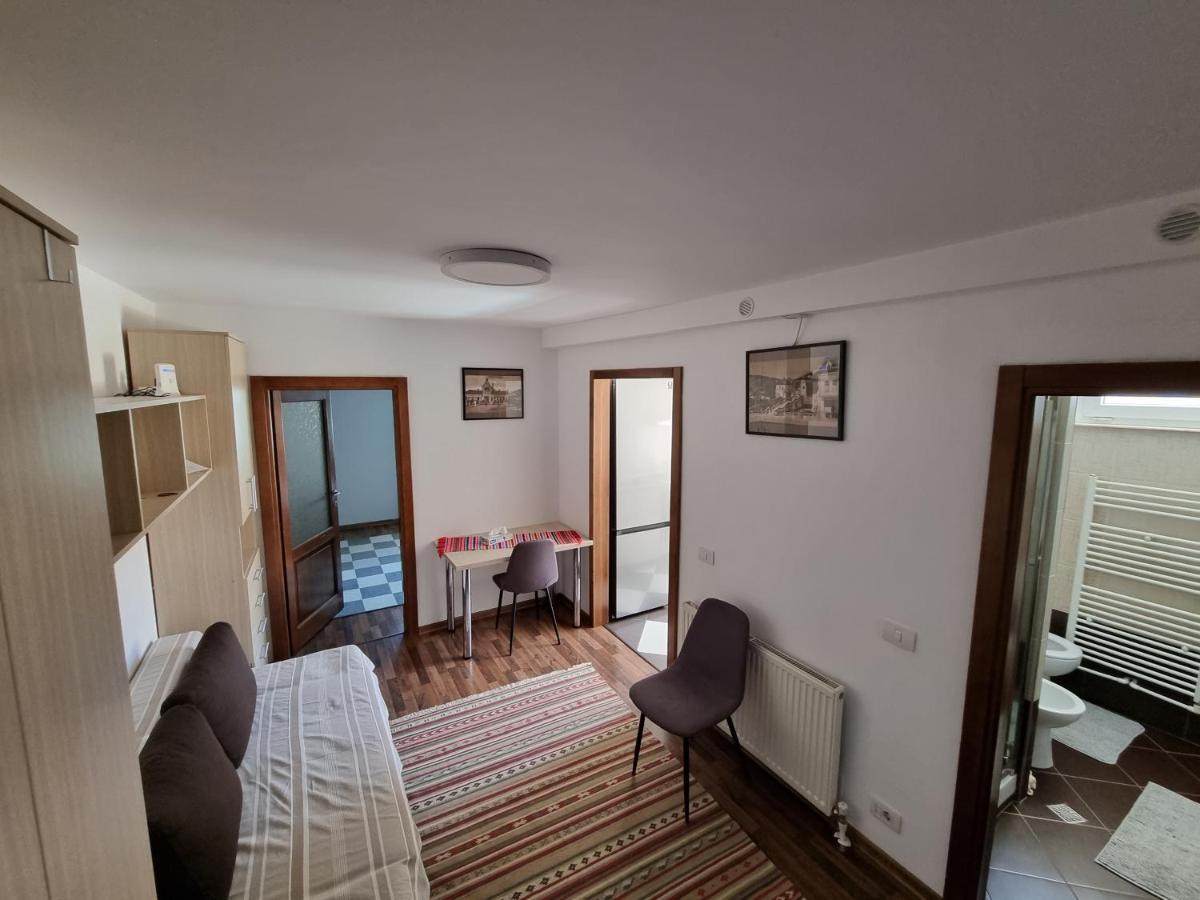 Yla Apartments Piatra Neamţ Dış mekan fotoğraf